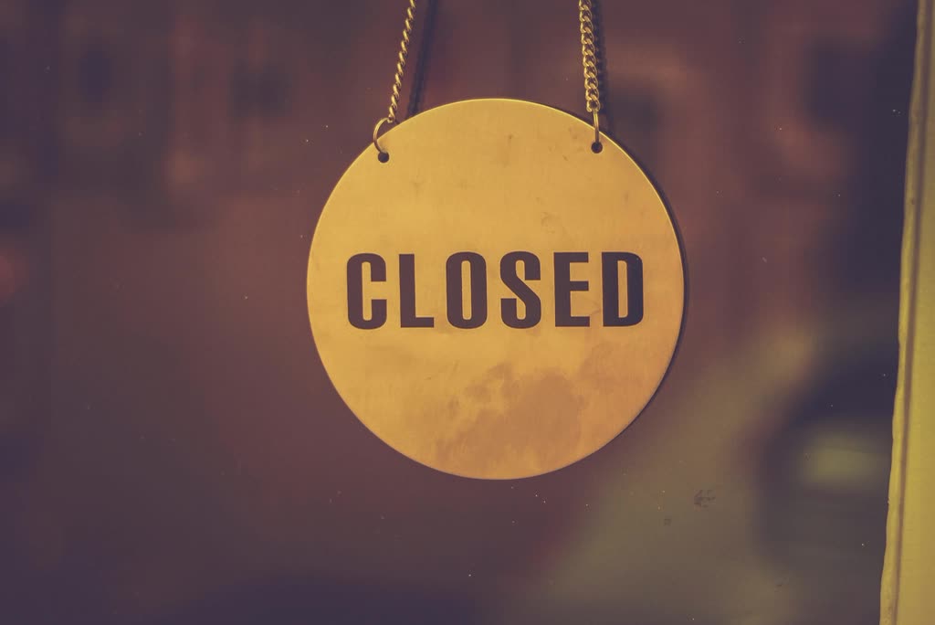 Shop sign closed message — 사업자 폐업 신고 방법 — 홈택스·정부24·세무서 어디로 하나