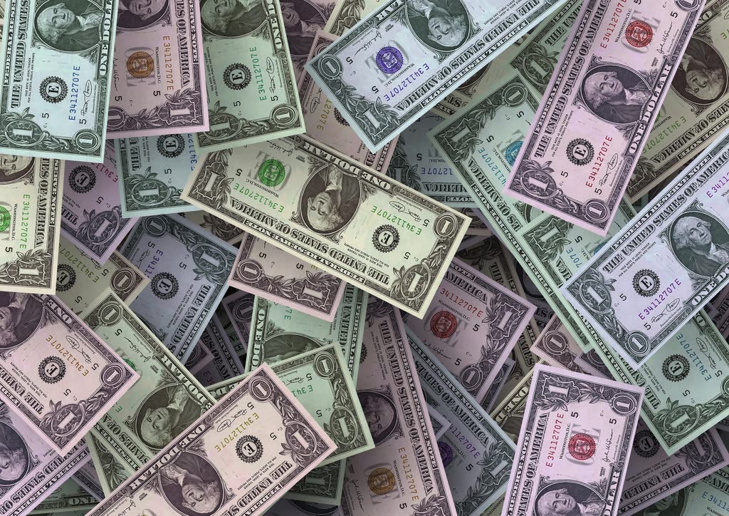 Free US dollar banknotes image — 달러 환전 싸게 하는 방법 — 우대 90%면 실제로 얼마를 내나
