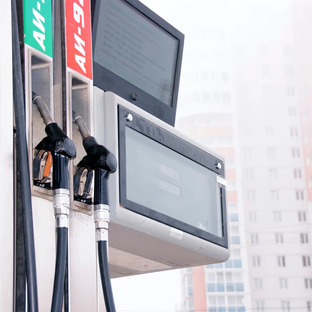 Pump gas station — 지금 주유소 기름값은 얼마인가