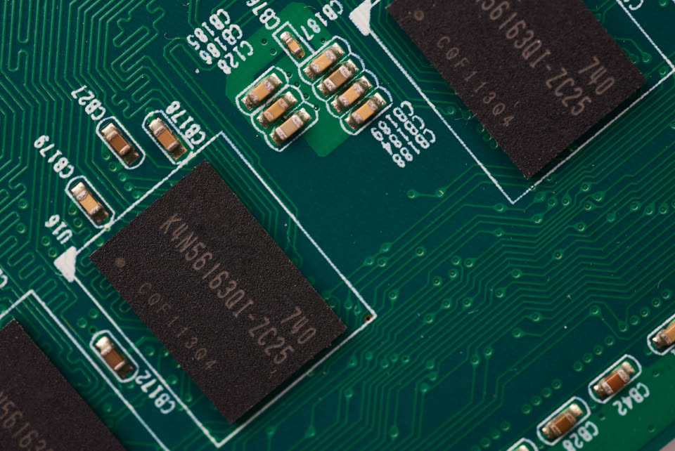 Circuit Chip — SOXL은 어떤 ETF이고, 왜 그렇게 팔렸을까